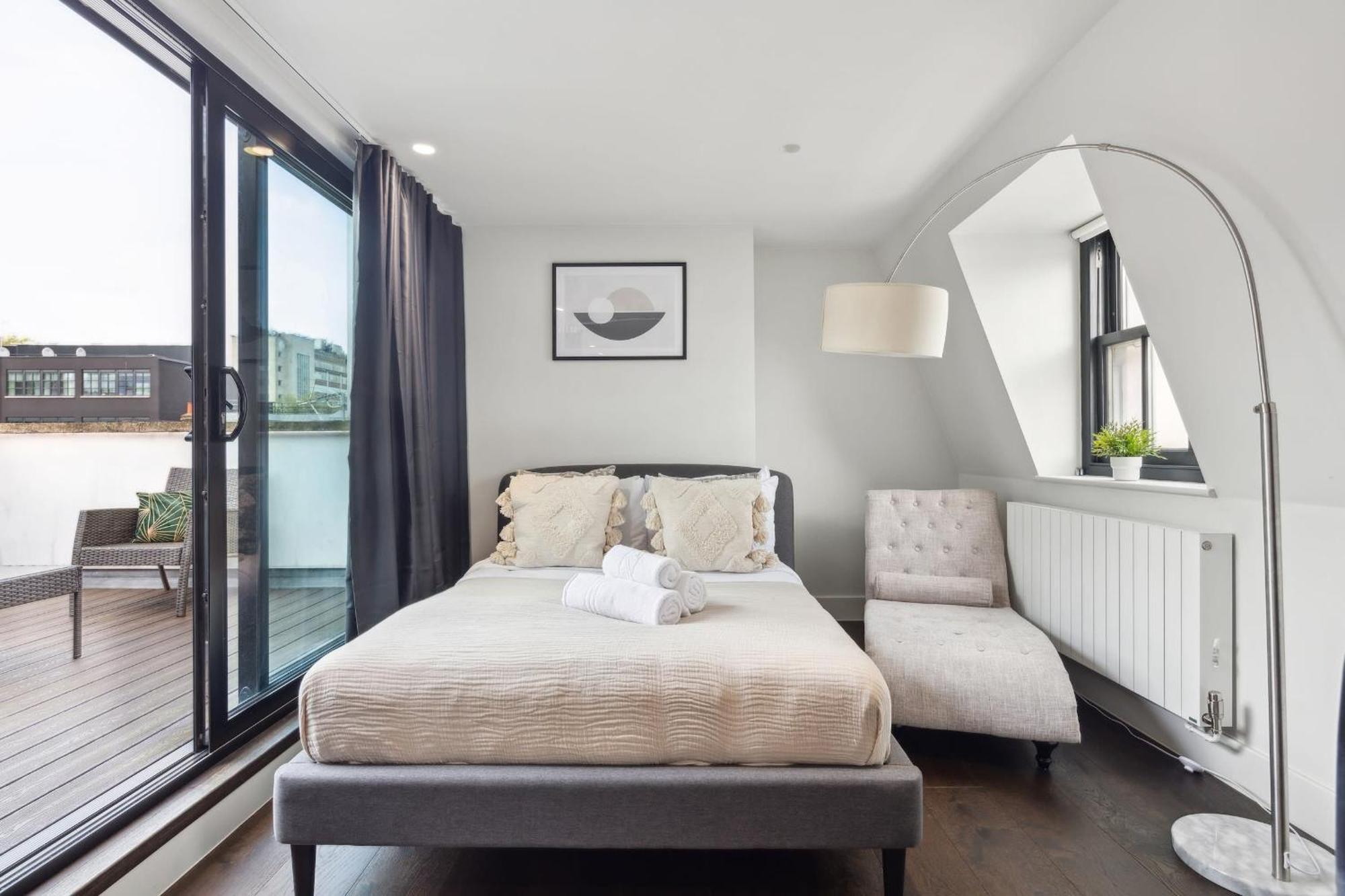 3Br Penthouse With Terrace - Cityapartmentstay London Exteriör bild