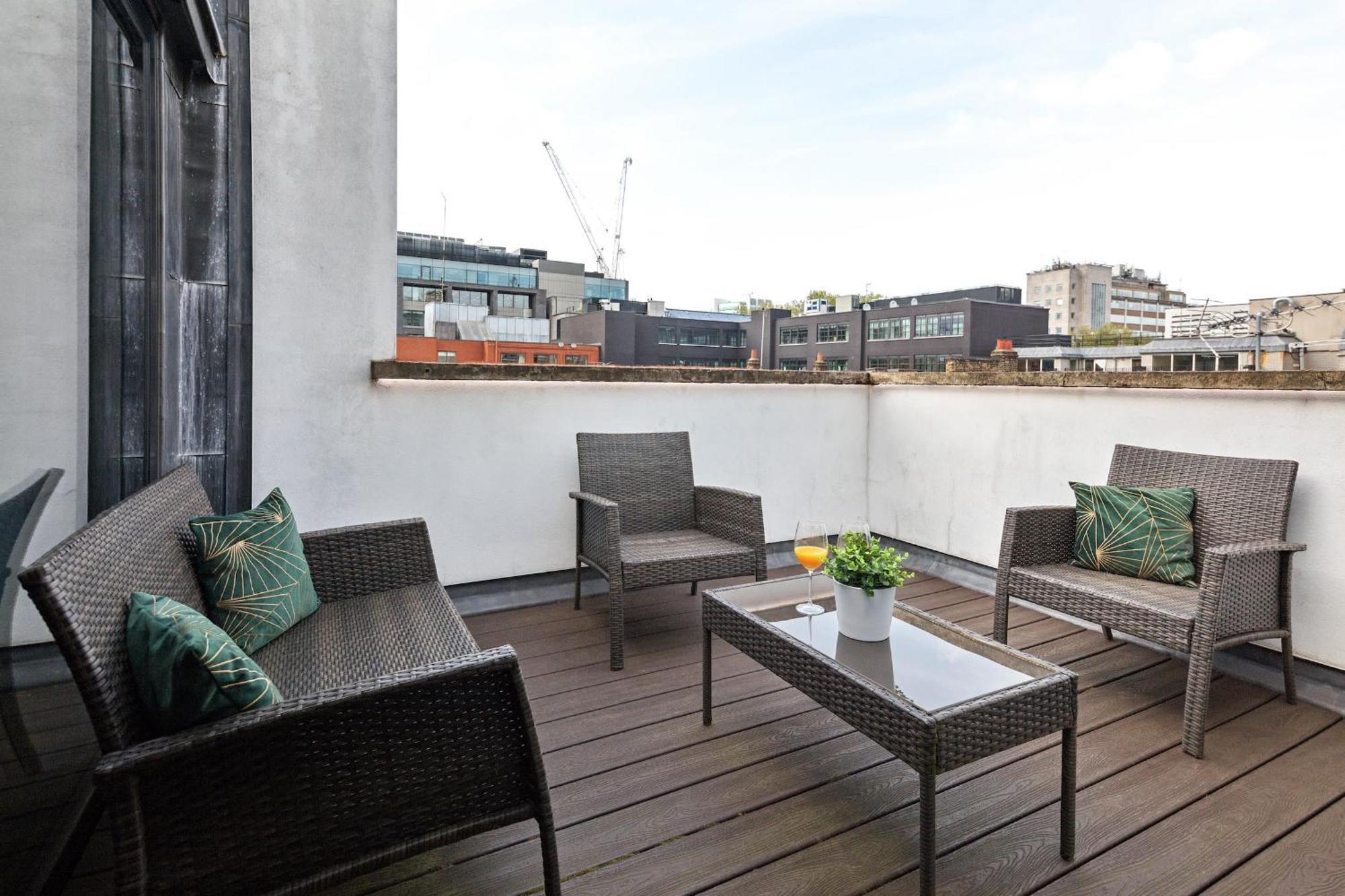 3Br Penthouse With Terrace - Cityapartmentstay London Exteriör bild